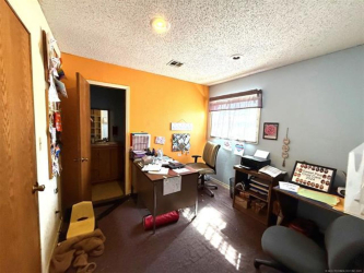 822 W Trudgeon St, Henryetta, OK 74437