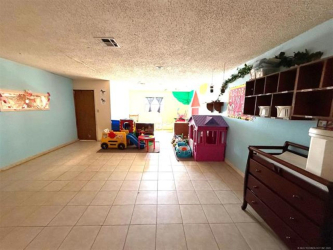 822 W Trudgeon St, Henryetta, OK 74437