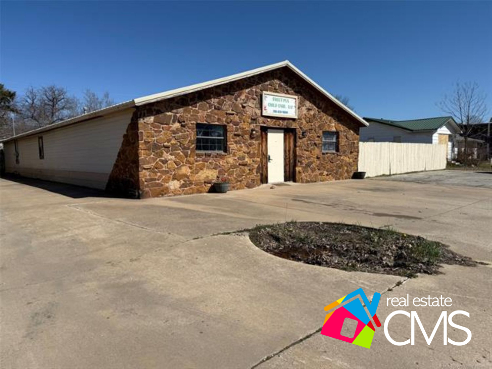 822 W Trudgeon St, Henryetta, OK 74437