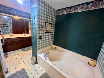 1205 N 8th St, Henryetta, OK 74437