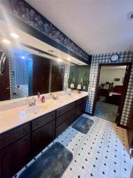 1205 N 8th St, Henryetta, OK 74437