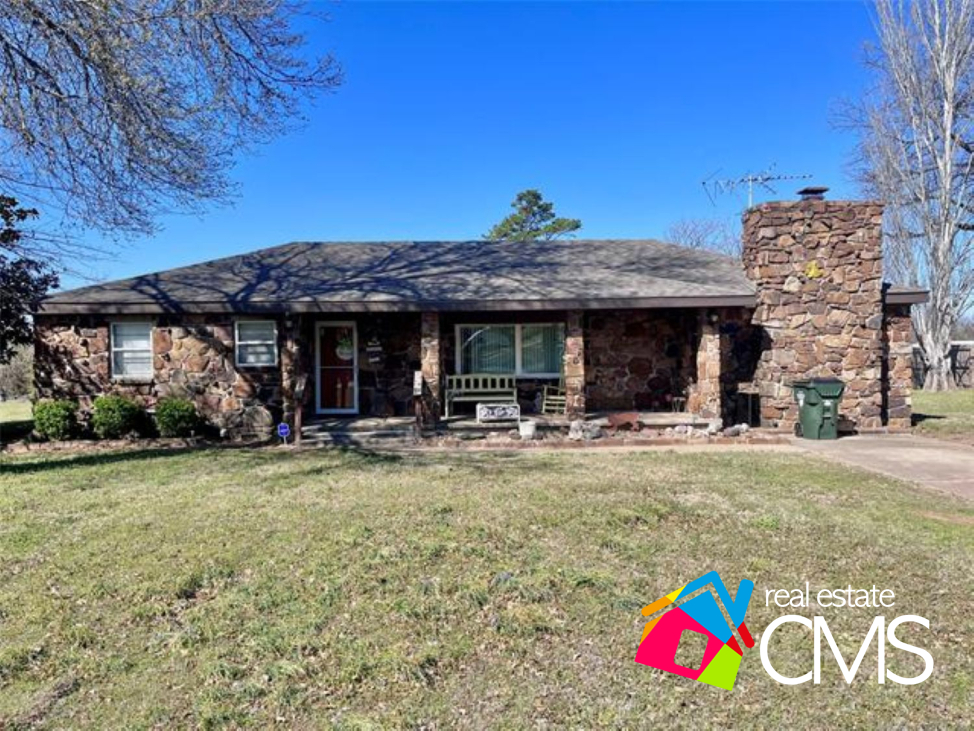 1205 N 8th St, Henryetta, OK 74437