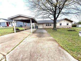 1508 Briarwood Ln, Henryetta, OK 74437