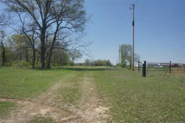 Wilson Rd, Henryetta, OK 74437