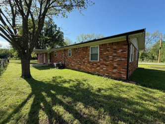 101 E Corporation St, Henryetta, OK 74437