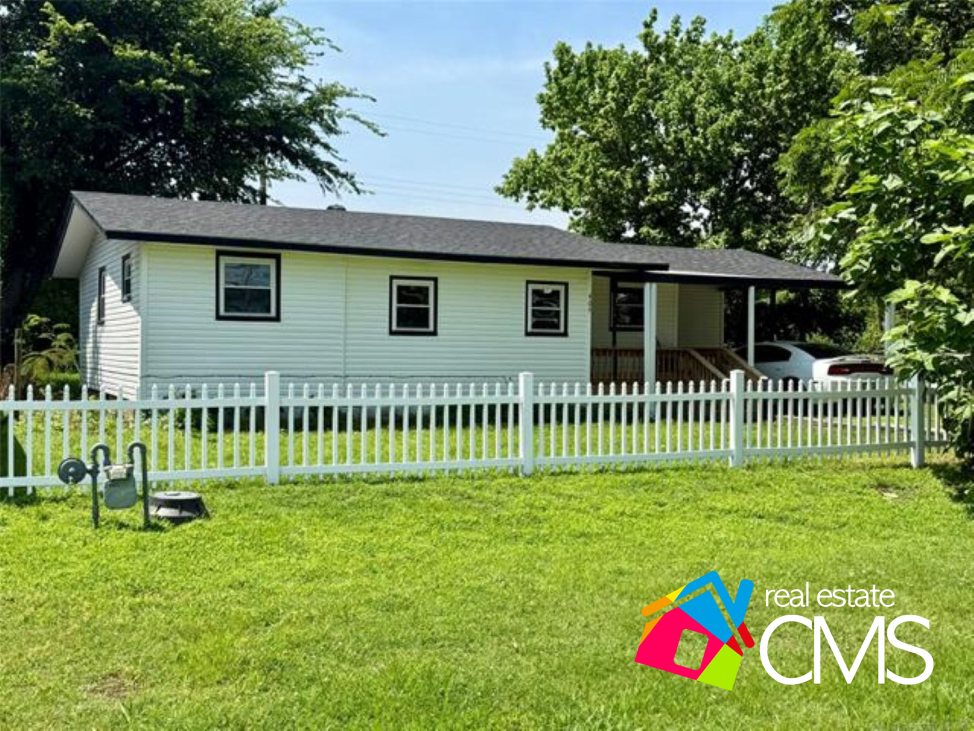409 E 6th St, Henryetta, OK 74437