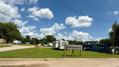 310 W Corporation St, Henryetta, OK 74437