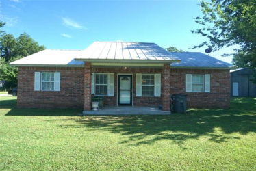 613 S 1st St, Morris, OK 74445
