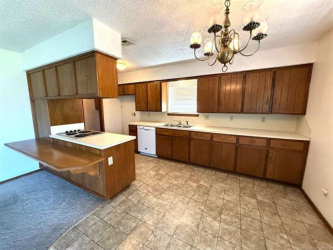 1511 Oakwood Dr, Henryetta, OK 74437