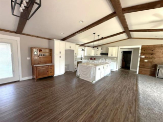 304 Hickory Dr, Henryetta, OK 74437