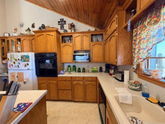 24751 S 200 Rd, Henryetta, OK 74437