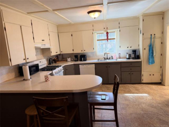 402 Robertson Hwy, Henryetta, OK 74437