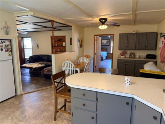 402 Robertson Hwy, Henryetta, OK 74437