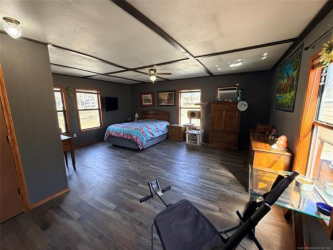 402 Robertson Hwy, Henryetta, OK 74437